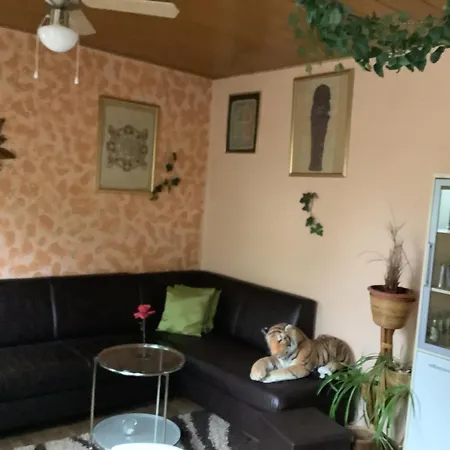 Separate Schoene Inclusive Parkplatz Apartamento