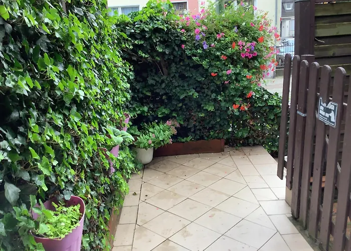 Separate Schoene Inclusive Parkplatz 埃森